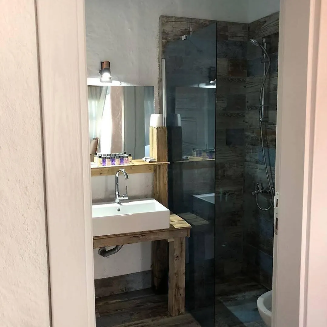 Livan Otel Delux Çeşme Hotell