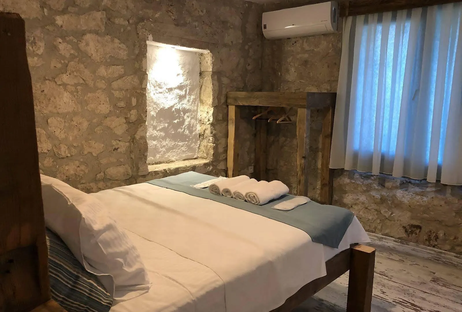 Livan Otel Delux Çeşme Hotell