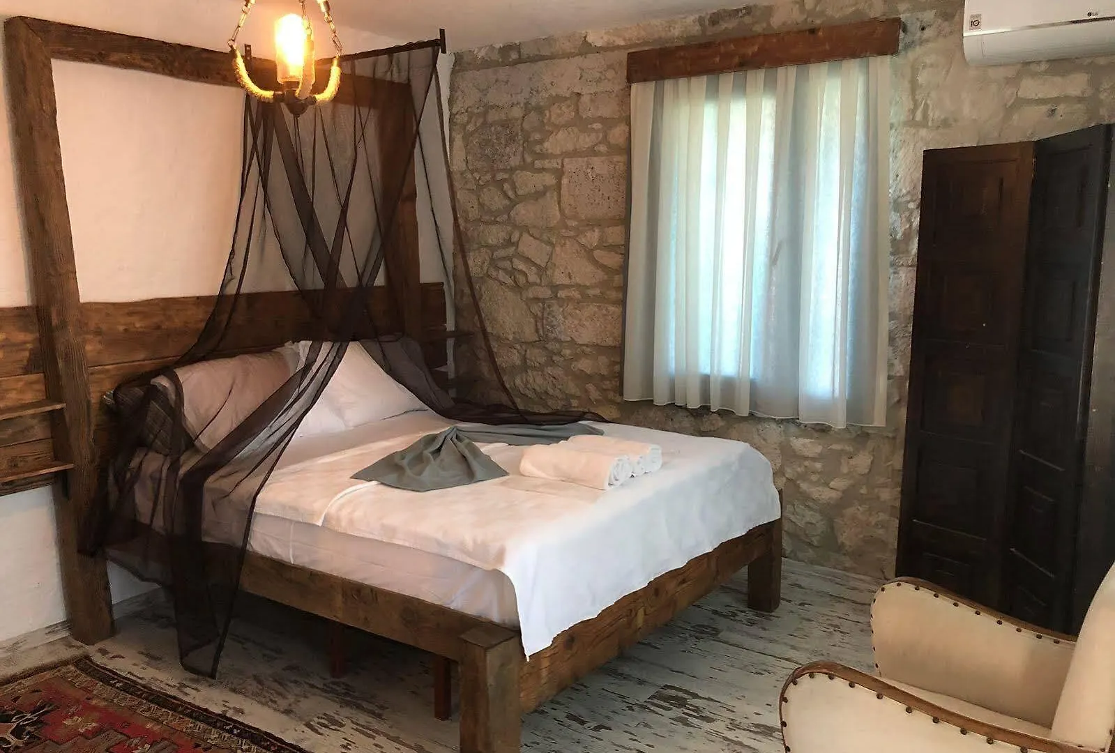 Livan Otel Delux Çeşme Hotell
