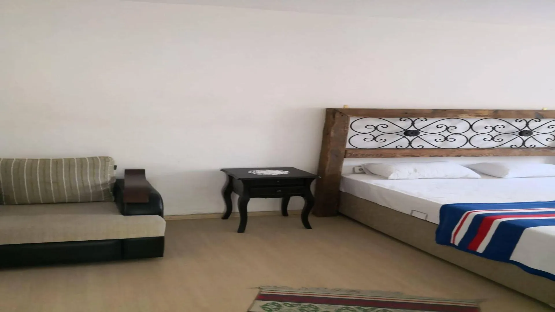 Hotell Livan Otel Delux Çeşme